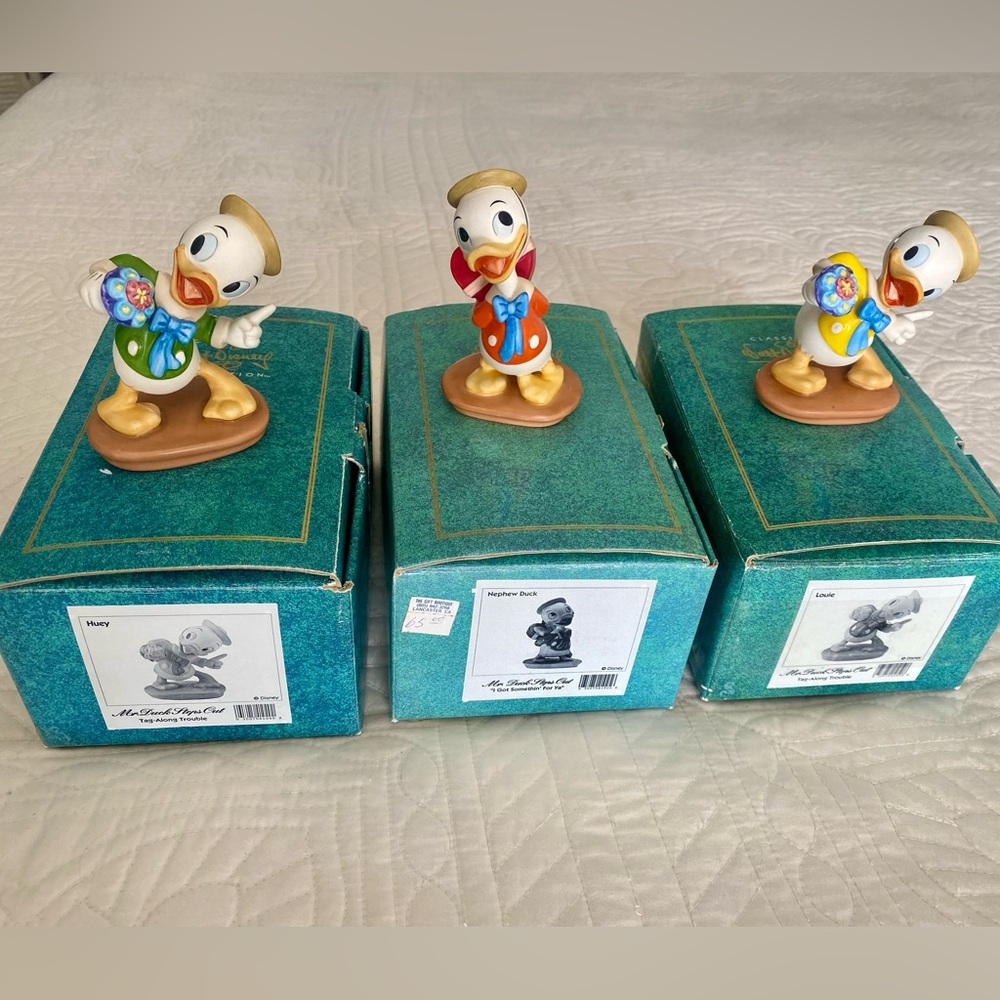 Walt Disney Classics collections figurines set of 3. Huey and Louie
